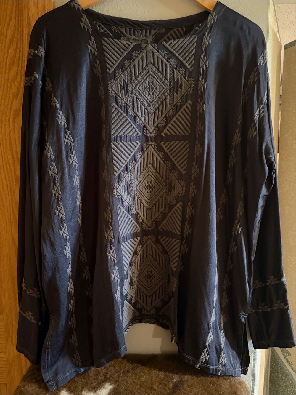 Johnny was dark gray Geometric Pattern tunic